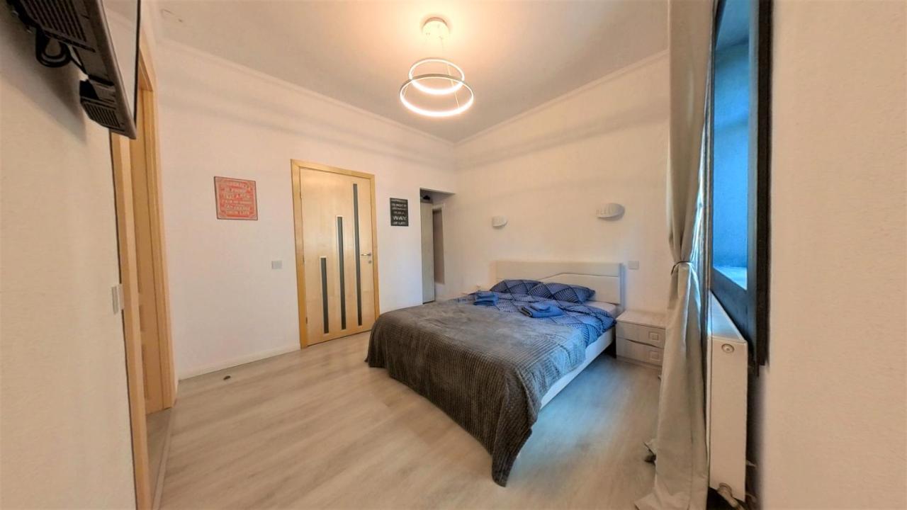 Casa J. Gusbeth - Brasov Apartment ภายนอก รูปภาพ